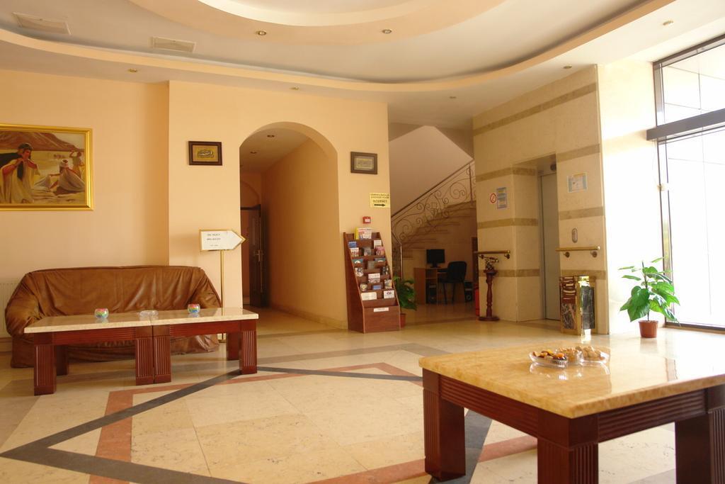 Hotel Sir Colentina Bukarest Exterior foto